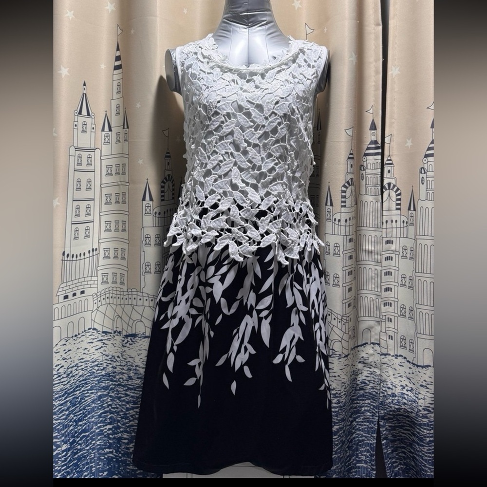 Pretty Formal Sleeveless Dress Leaves Black & White Satin S